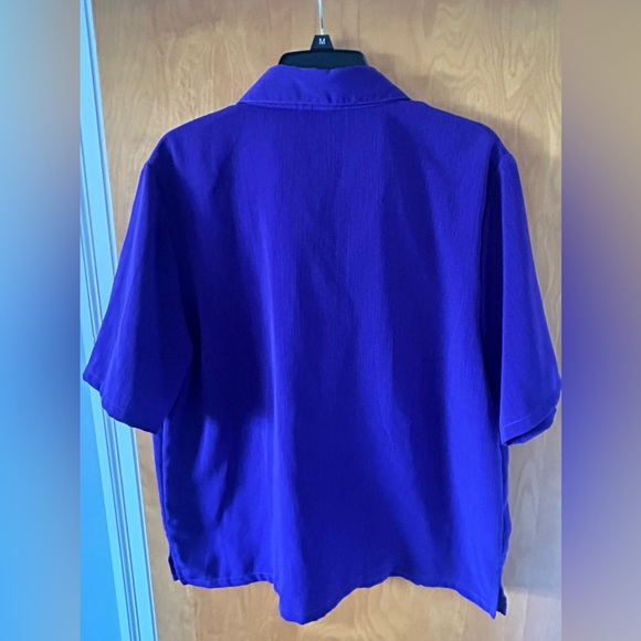 Women’s purple top size medium - Picture 3 of 3